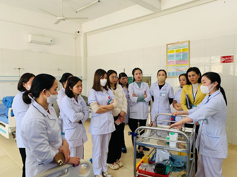 Nhân viên quản lý trang thiết bị y tế